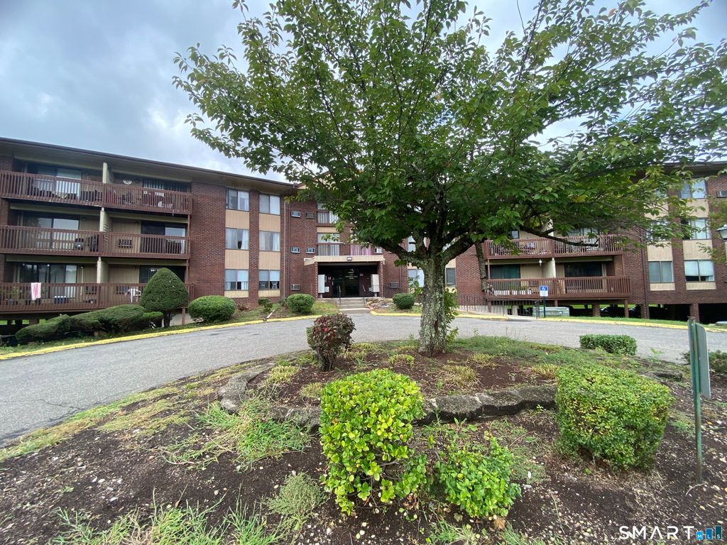 1216 Cromwell Hills Drive 1216, Cromwell, CT 06416