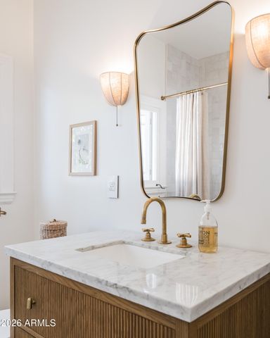 926 W LYNWOOD Street, Phoenix, AZ 85007