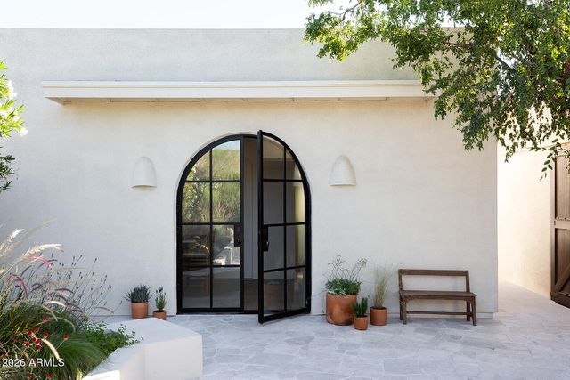 926 W LYNWOOD Street, Phoenix, AZ 85007