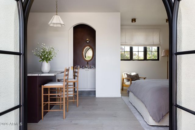 926 W LYNWOOD Street, Phoenix, AZ 85007