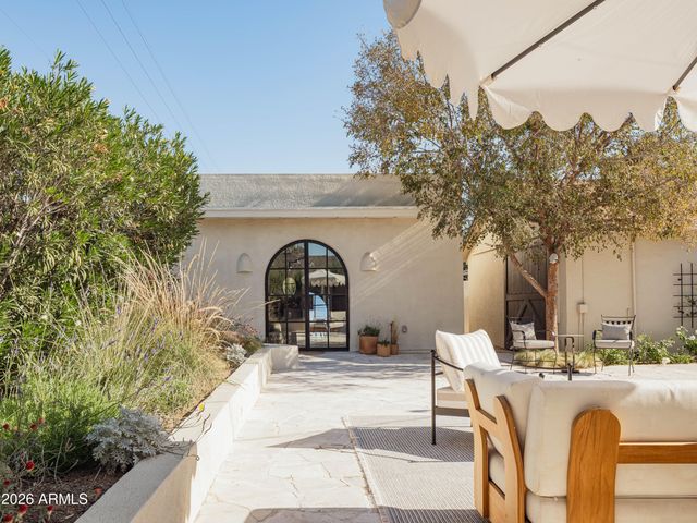 926 W LYNWOOD Street, Phoenix, AZ 85007