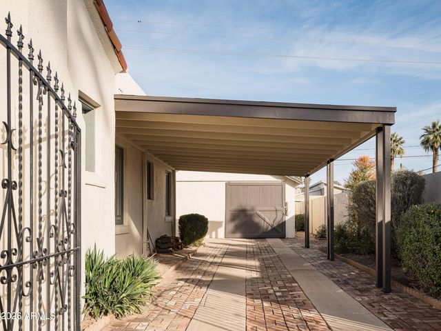 926 W LYNWOOD Street, Phoenix, AZ 85007