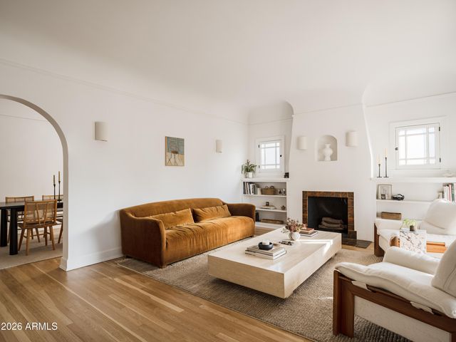 926 W LYNWOOD Street, Phoenix, AZ 85007