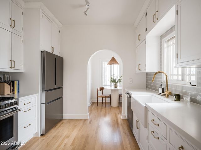 926 W LYNWOOD Street, Phoenix, AZ 85007