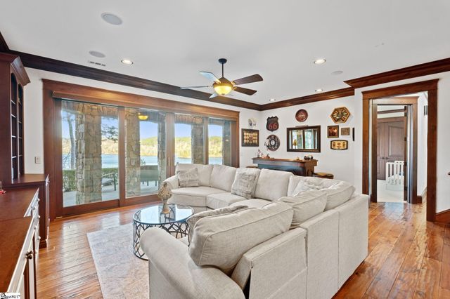 320 Knollwood Drive, Salem, SC 29676