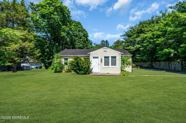 270 S Hope Chapel Road, Jackson, NJ 08527
