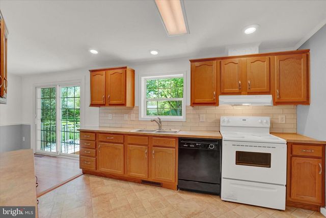 13 CEDAR TRL, Delta, PA 17314