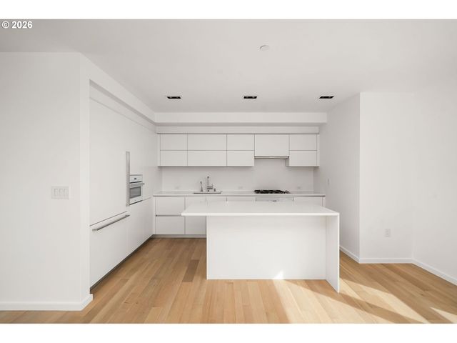 1075 Nw NORTHRUP St 2414, Portland, OR 97209