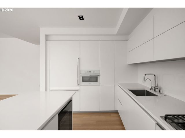 1075 Nw NORTHRUP St 2414, Portland, OR 97209