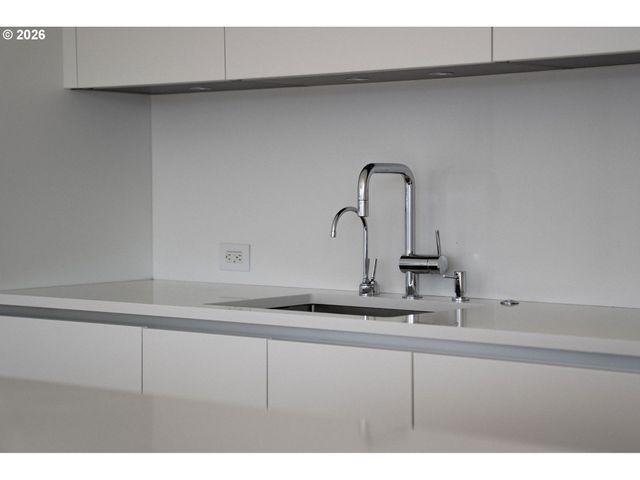 1075 Nw NORTHRUP St 2414, Portland, OR 97209