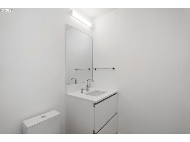 1075 Nw NORTHRUP St 2414, Portland, OR 97209