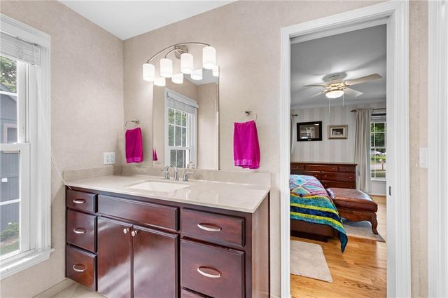11815 Pennsylvania Avenue, Kansas City, MO 64114