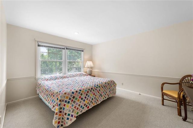 11815 Pennsylvania Avenue, Kansas City, MO 64114