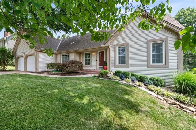 11815 Pennsylvania Avenue, Kansas City, MO 64114