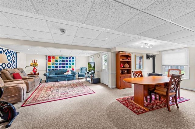 11815 Pennsylvania Avenue, Kansas City, MO 64114