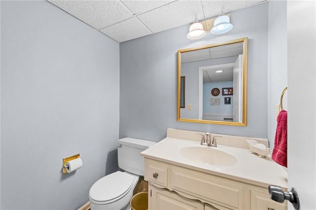 11815 Pennsylvania Avenue, Kansas City, MO 64114