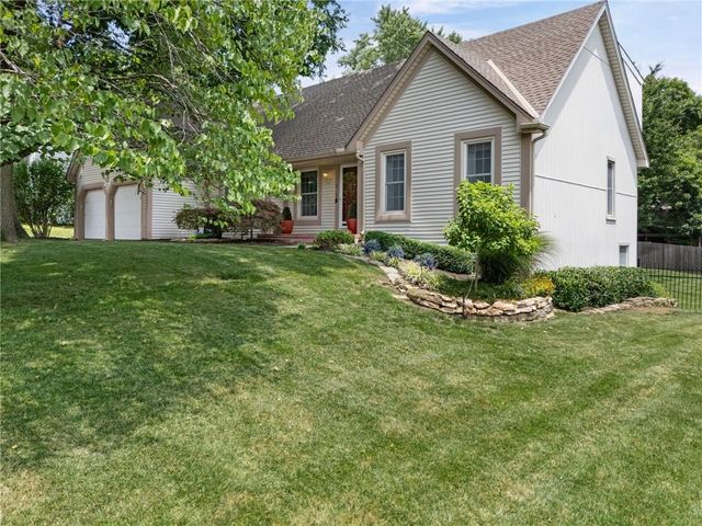 11815 Pennsylvania Avenue, Kansas City, MO 64114
