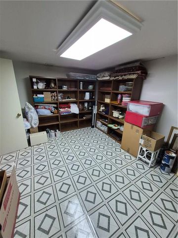 11815 Pennsylvania Avenue, Kansas City, MO 64114