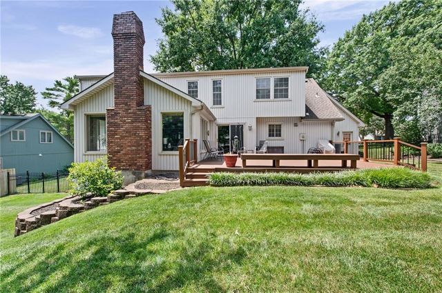 11815 Pennsylvania Avenue, Kansas City, MO 64114