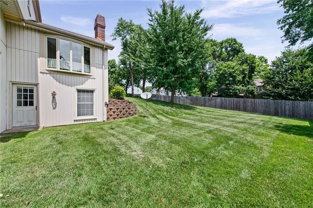 11815 Pennsylvania Avenue, Kansas City, MO 64114