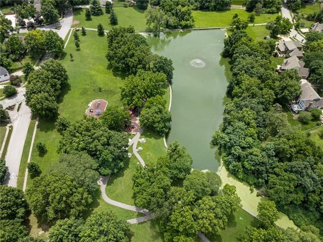 11815 Pennsylvania Avenue, Kansas City, MO 64114