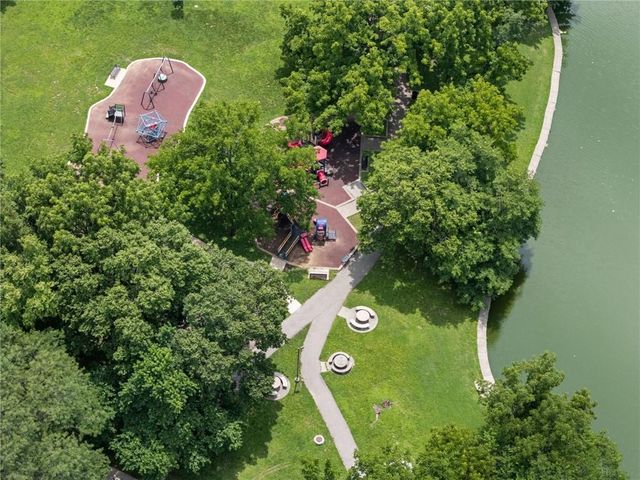 11815 Pennsylvania Avenue, Kansas City, MO 64114