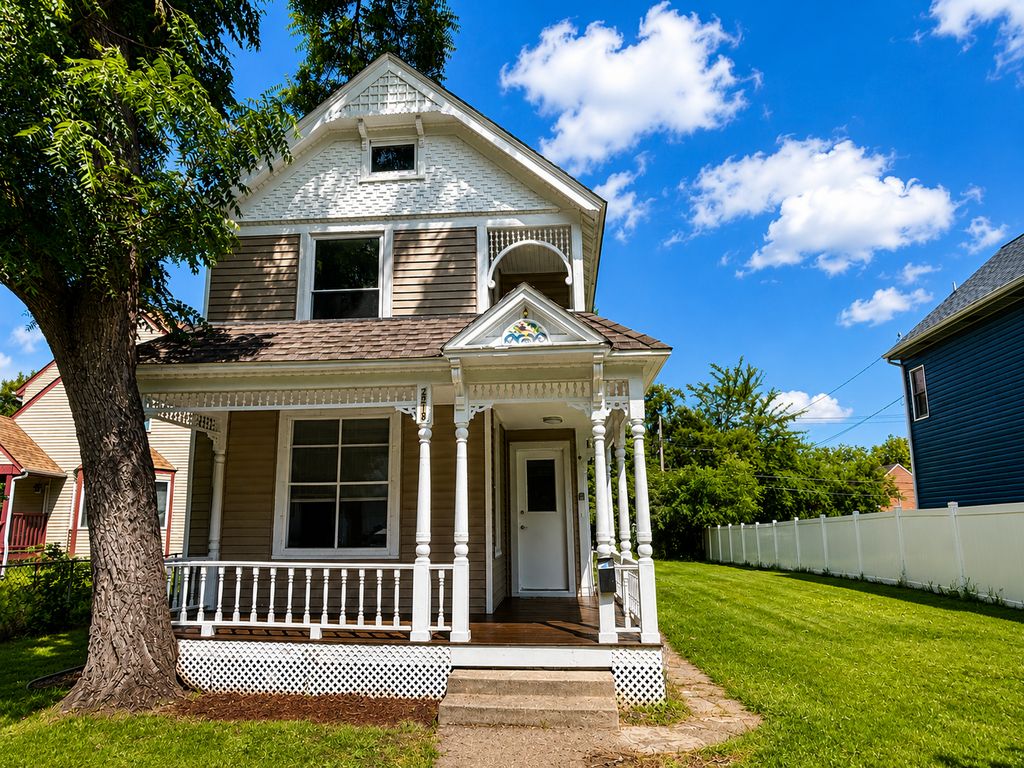 2518 Fremont Avenue N, Minneapolis, MN 55411