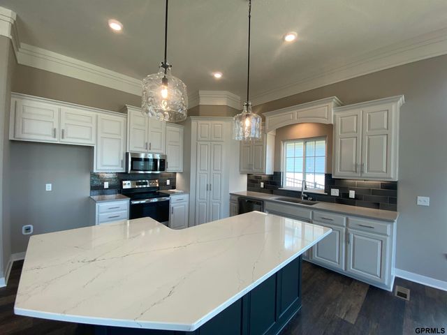 11016 S 220th Street, Gretna, NE 68028