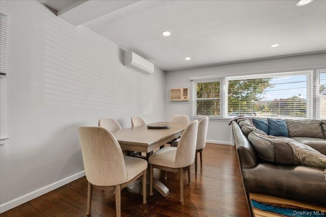 845 E Walnut Street, Long Beach, NY 11561
