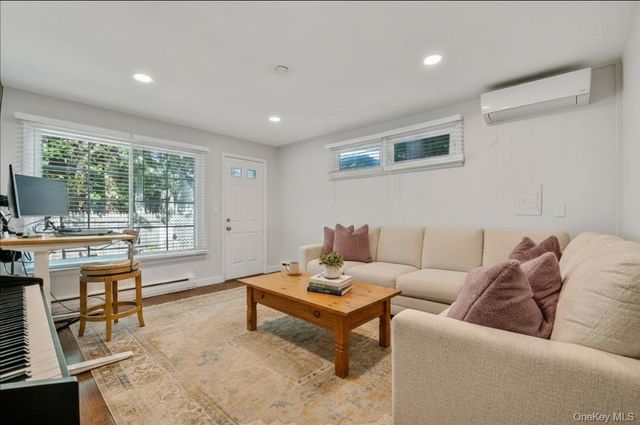 845 E Walnut Street, Long Beach, NY 11561