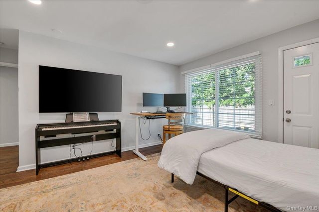 845 E Walnut Street, Long Beach, NY 11561