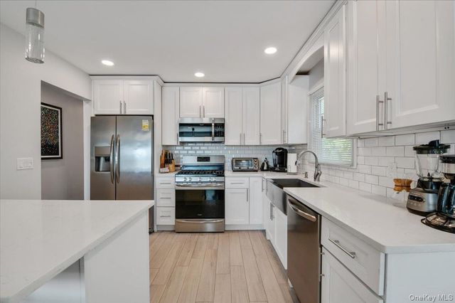 845 E Walnut Street, Long Beach, NY 11561