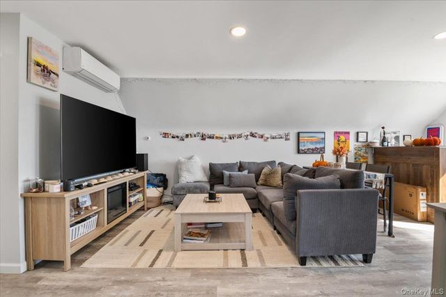 845 E Walnut Street, Long Beach, NY 11561