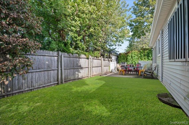 845 E Walnut Street, Long Beach, NY 11561