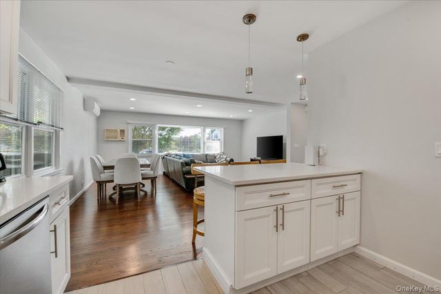 845 E Walnut Street, Long Beach, NY 11561