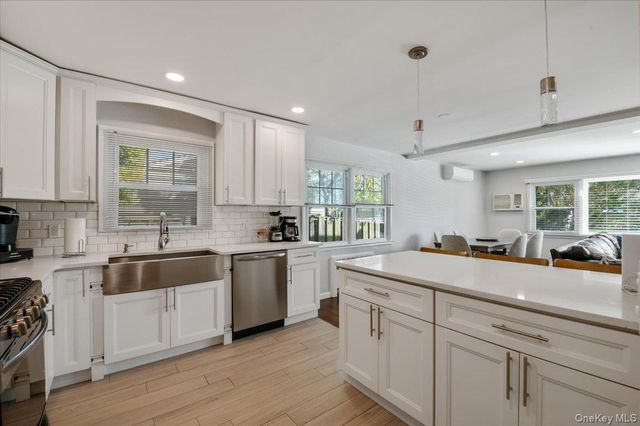 845 E Walnut Street, Long Beach, NY 11561