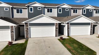 3007 Bracken Place, Norwalk, IA 50211