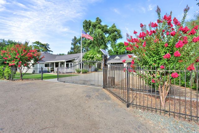 9748 Cole Dr, Stockton, CA 95212