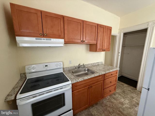 713 W STATE ST, Trenton, NJ 08618