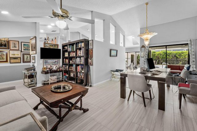 13 St Giles Road, Palm Beach Gardens, FL 33418