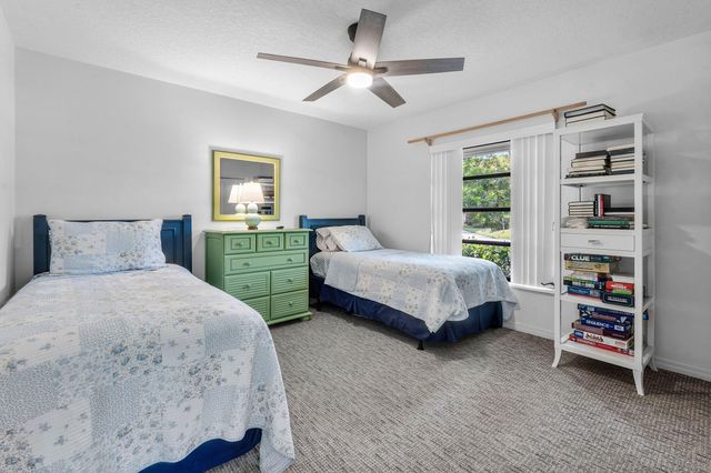 13 St Giles Road, Palm Beach Gardens, FL 33418