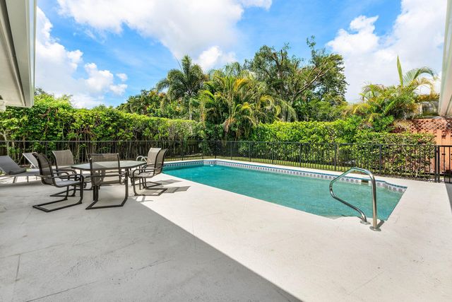 13 St Giles Road, Palm Beach Gardens, FL 33418