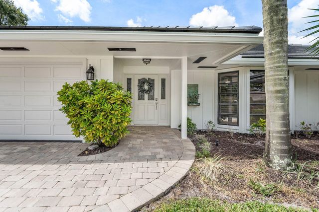 13 St Giles Road, Palm Beach Gardens, FL 33418