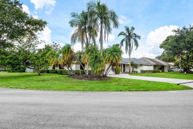 13 St Giles Road, Palm Beach Gardens, FL 33418