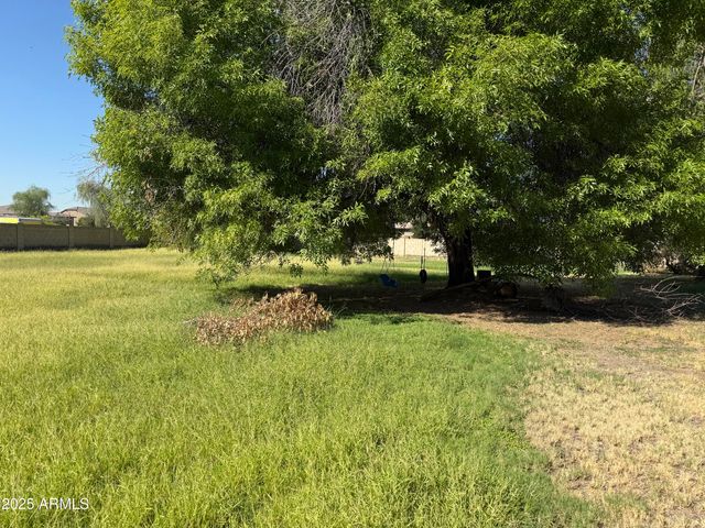 7025 W REDFIELD Road, Peoria, AZ 85381