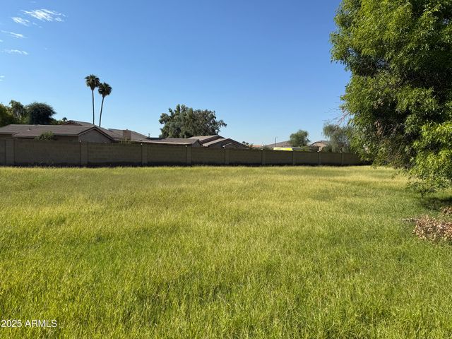 7025 W REDFIELD Road, Peoria, AZ 85381