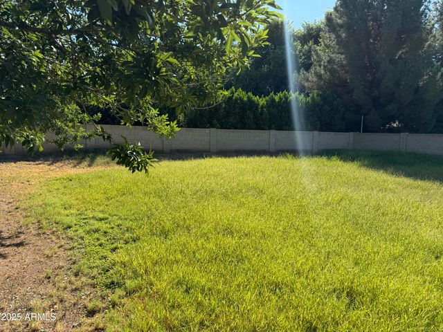 7025 W REDFIELD Road, Peoria, AZ 85381