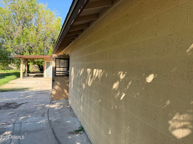 7025 W REDFIELD Road, Peoria, AZ 85381