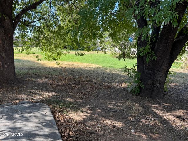 7025 W REDFIELD Road, Peoria, AZ 85381