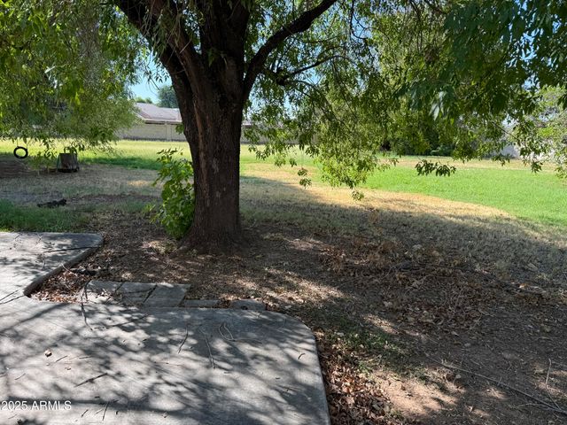 7025 W REDFIELD Road, Peoria, AZ 85381